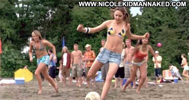 Amanda Bynes She S The Man Bikini Shorts Beach Dancing Famous Hot