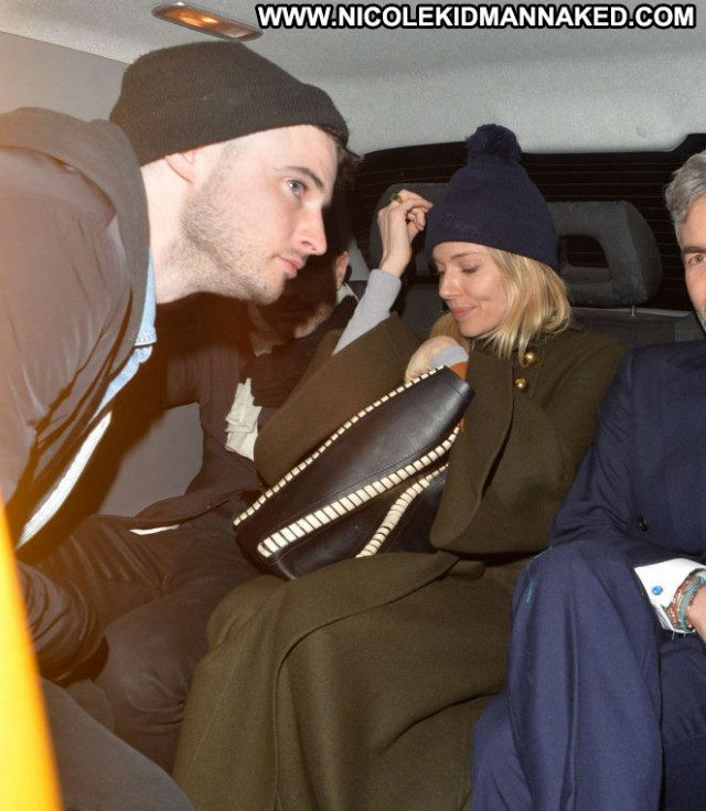 Sienna Miller No Source Paparazzi Restaurant Beautiful Posing Hot Sienna Miller No Source Paparazzi Restaurant Beautiful Posing Hot