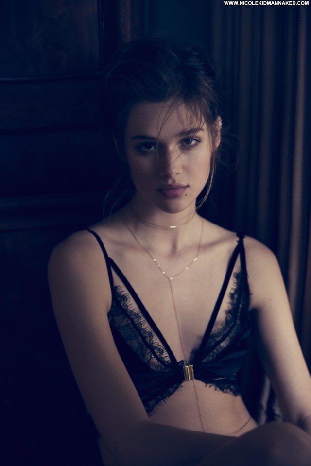 Anais Pouliot For Love     Lemons Fall Celebrity Posing Hot Famous