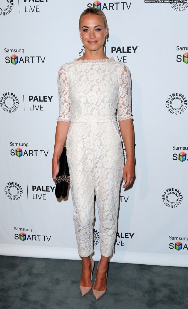 Yvonne Strahovski Beverly Hills Posing Hot Babe Beautiful High Yvonne Strahovski Beverly Hills Posing Hot Babe Beautiful High
