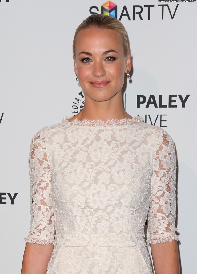 Yvonne Strahovski Beverly Hills Beautiful Babe Posing Hot High