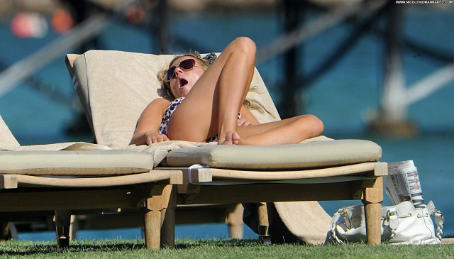 Geri Halliwell Italy Candids High Resolution Bikini Babe