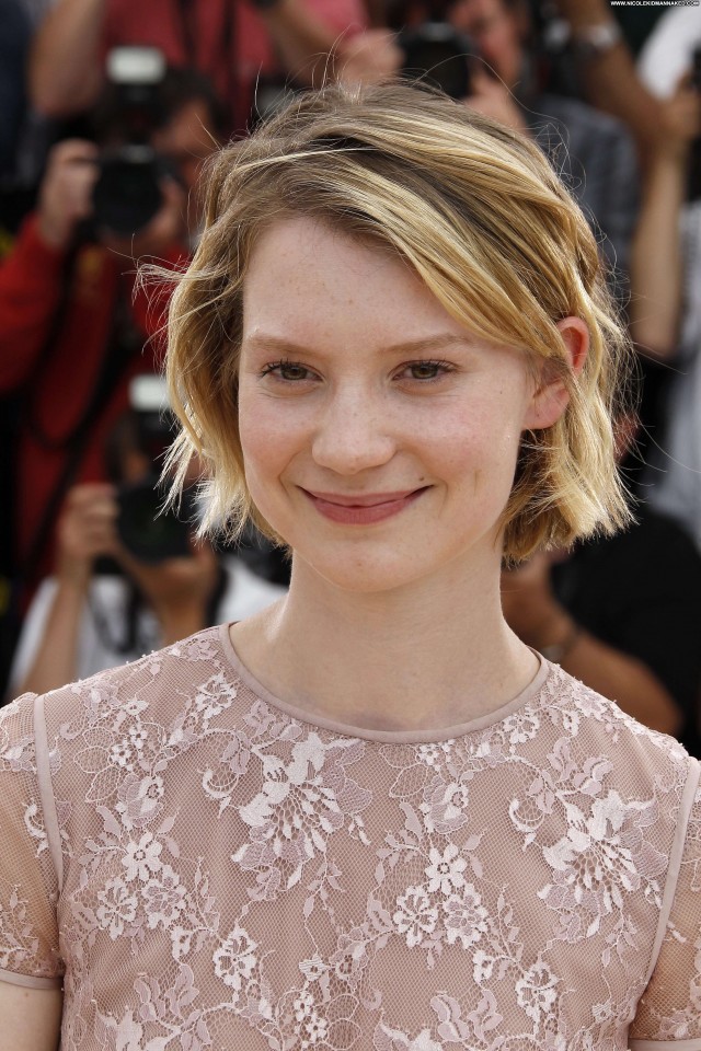 Mia Wasikowska Restless High Resolution Beautiful Posing Hot