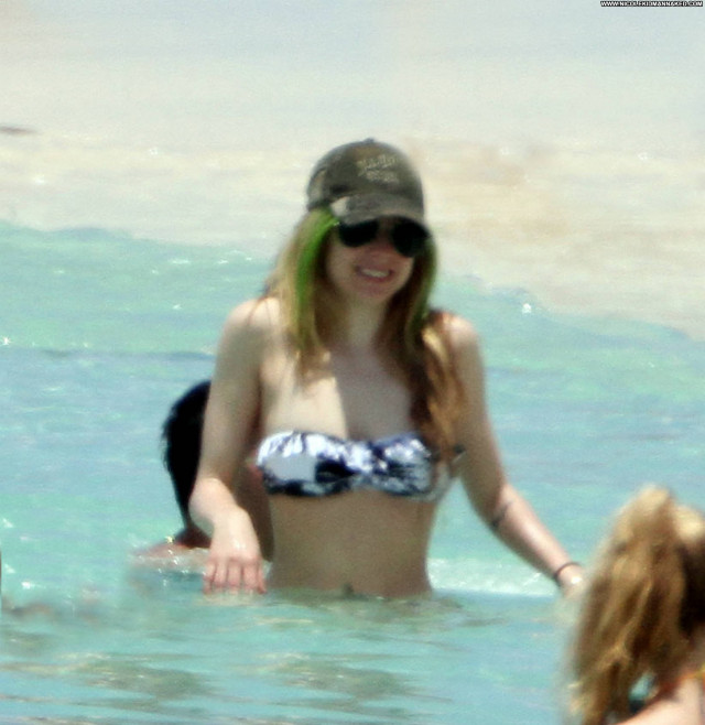Avril Lavigne No Source Beautiful Posing Hot Babe Celebrity