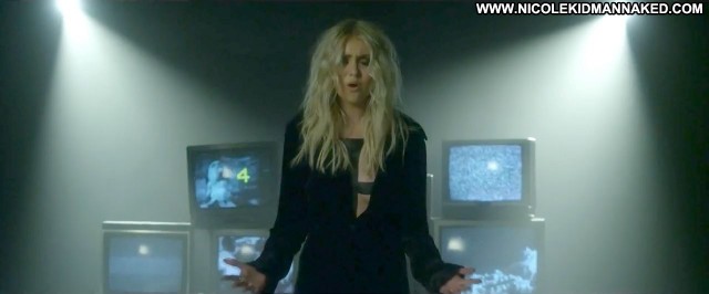 Taylor Momsen Heaven Knows Pretty Big Tits Black Breasts Celebrity