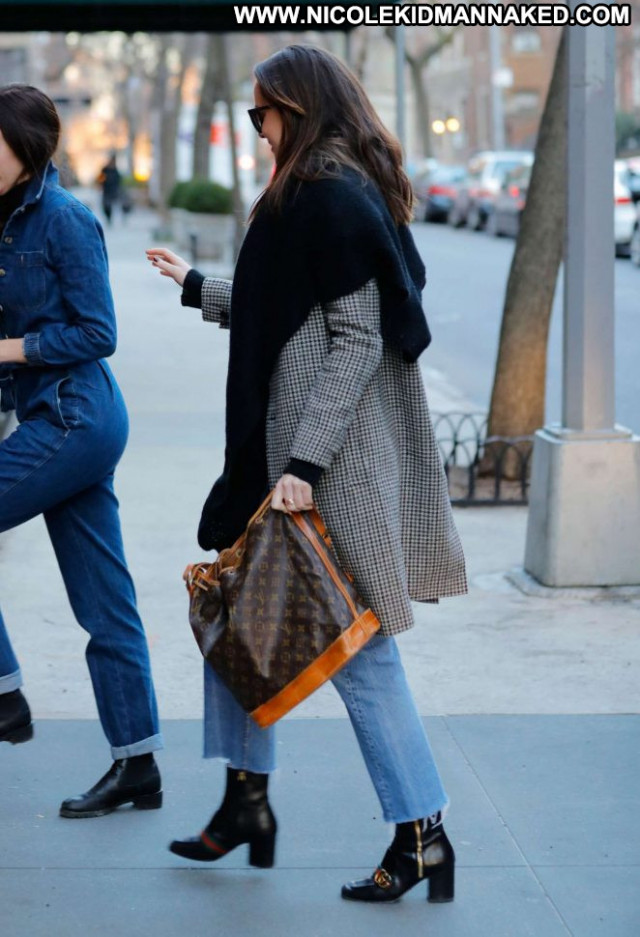 Dakota New York Beautiful Jeans New York Paparazzi Celebrity Babe