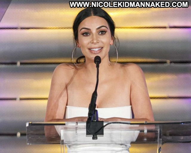 Kim Kardashian Beverly Hills Beautiful Awards Celebrity Babe Posing