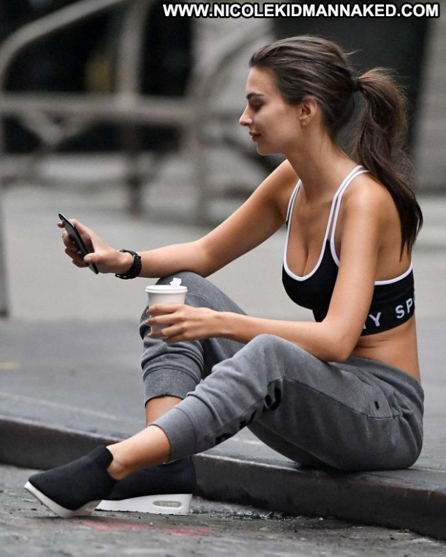 Emily Ratajkowski New York Paparazzi Beautiful Posing Hot Babe New