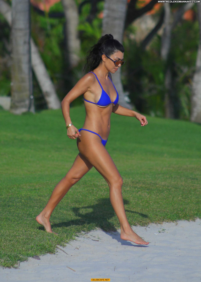 Kourtney Kardashian The Beach Beach Mexico Sex Sexy Posing Hot Bikini