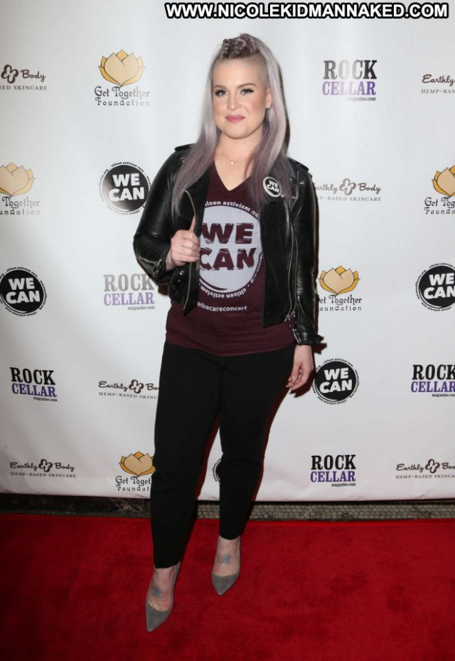 Kelly Osbourne Los Angeles  Posing Hot Car Concert Celebrity Babe