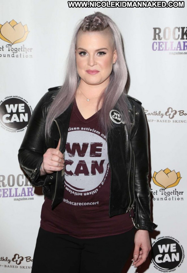 Kelly Osbourne Los Angeles Angel Paparazzi Babe Posing Hot Los