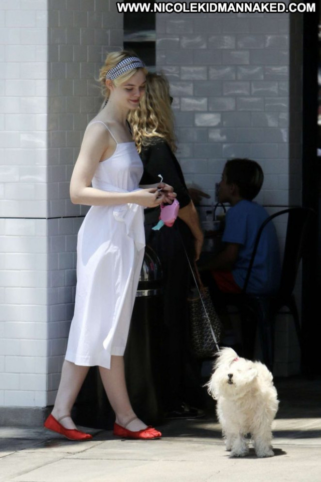 Elle Fanning Studio City Paparazzi Babe Posing Hot Beautiful Celebrity