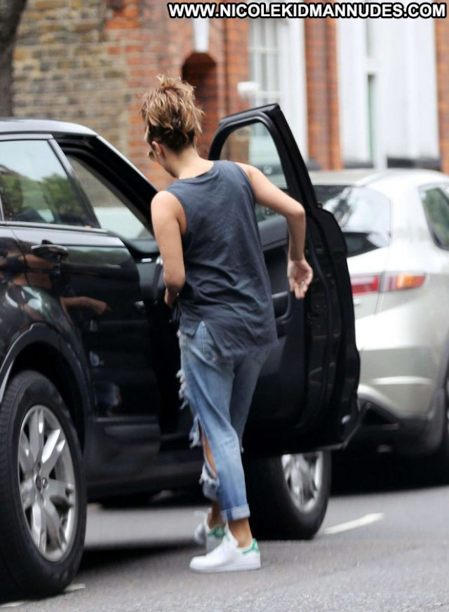 Caroline Flack No Source  Babe Paparazzi Posing Hot London Celebrity