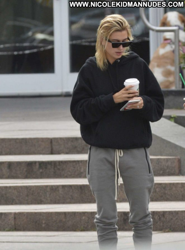 Hailey Baldwin New York Paparazzi Beautiful Posing Hot Celebrity Babe