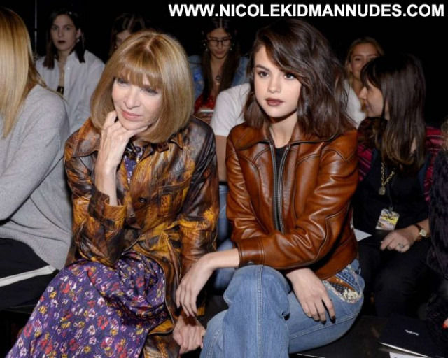 Selena Gomez Fashion Show Celebrity Fashion Babe Beautiful Coach