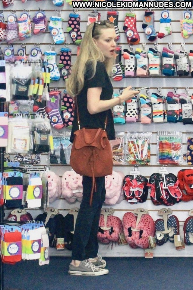 Amanda Seyfried Beverly Hills Daughter Paparazzi Babe Shopping