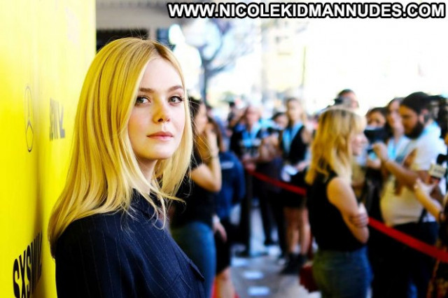 Elle Fanning No Source  Posing Hot Babe Beautiful Paparazzi Celebrity