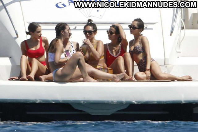 Olivia Culp No Source Babe Celebrity Paparazzi Beautiful Yacht Posing