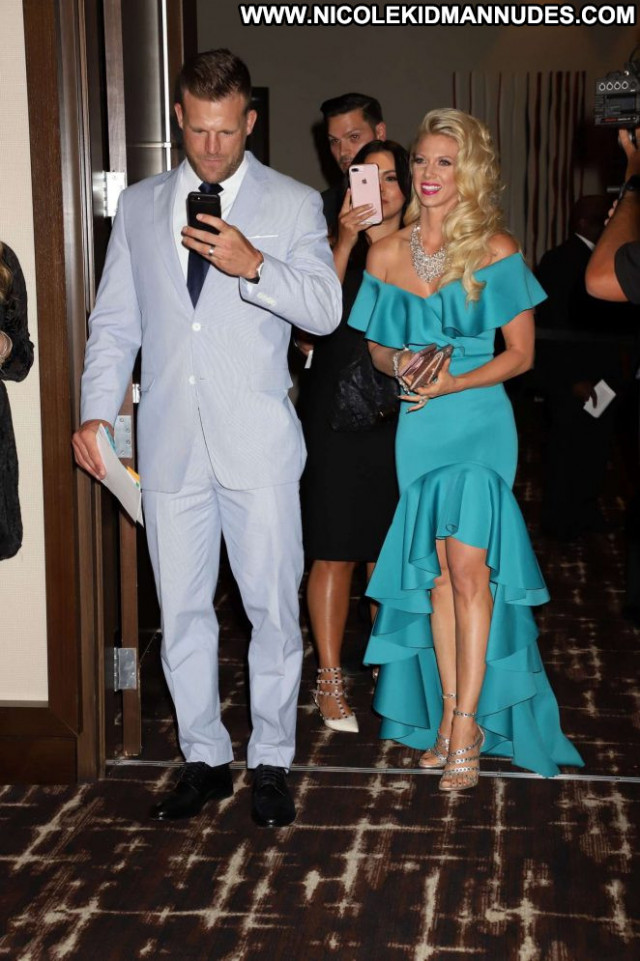 Aubrey Marunde Las Vegas Paparazzi Celebrity Awards Beautiful Posing