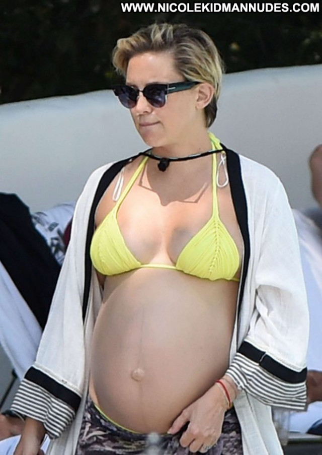 Kate Hudson The Pool Paparazzi Bikini Beautiful Pool Babe Celebrity