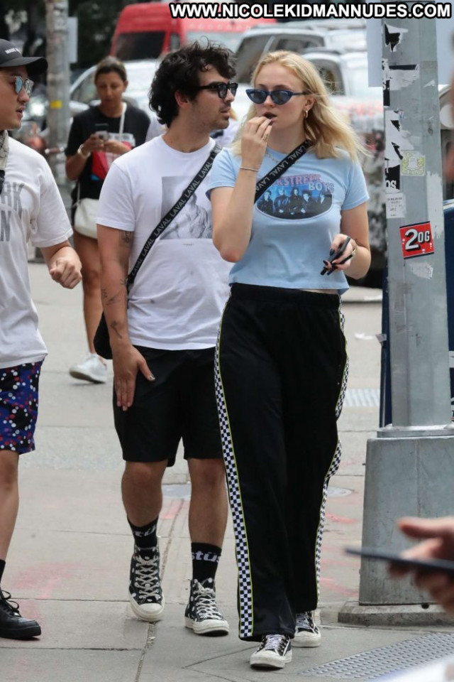 Sophie Turner New York Babe Posing Hot New York Beautiful Paparazzi