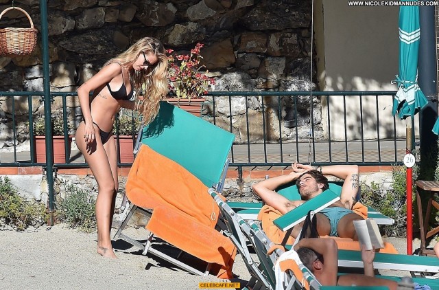 Yasmin Brunet No Source Celebrity Beautiful Posing Hot Babe Tit Slip