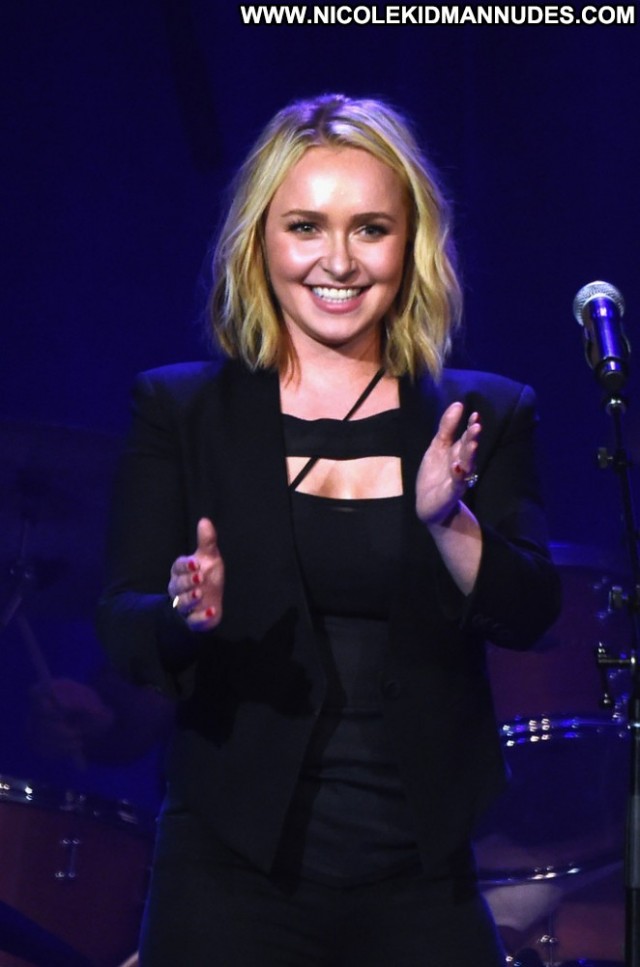 Hayden Panettiere The Beach Beautiful Babe Bar Beach Posing Hot