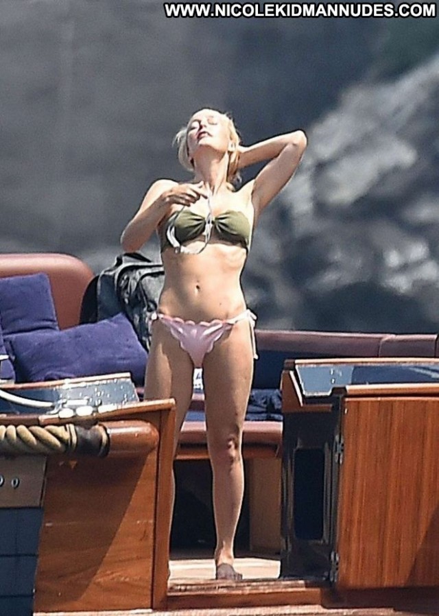 Gillian Anderson No Source Beautiful Paparazzi Bikini Posing Hot