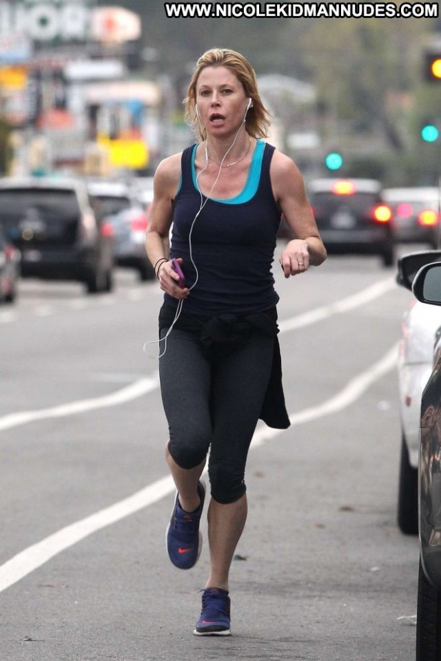 Julie Bowen No Source Paparazzi Beautiful Posing Hot Jogging