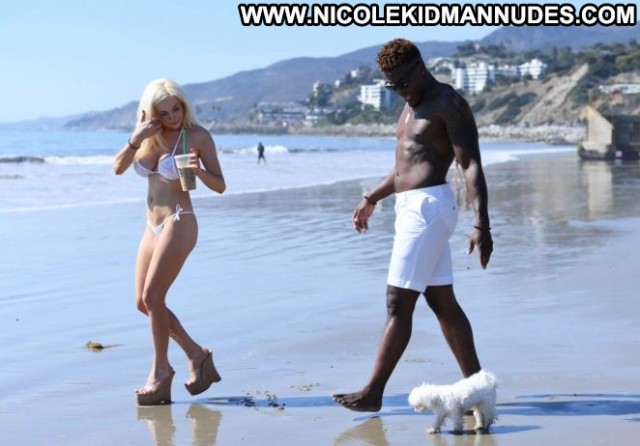 Courtney Stodden The Beach In Malibu Beach Paparazzi Posing Hot Mali