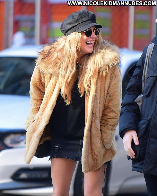 Caroline Flack No Source Posing Hot Celebrity Nyc Beautiful Babe