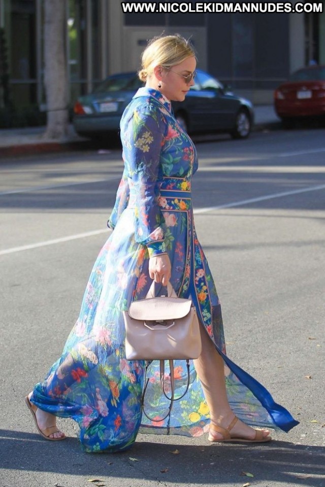 Abbie Cornish Beverly Hills Posing Hot Beautiful Paparazzi Shopping