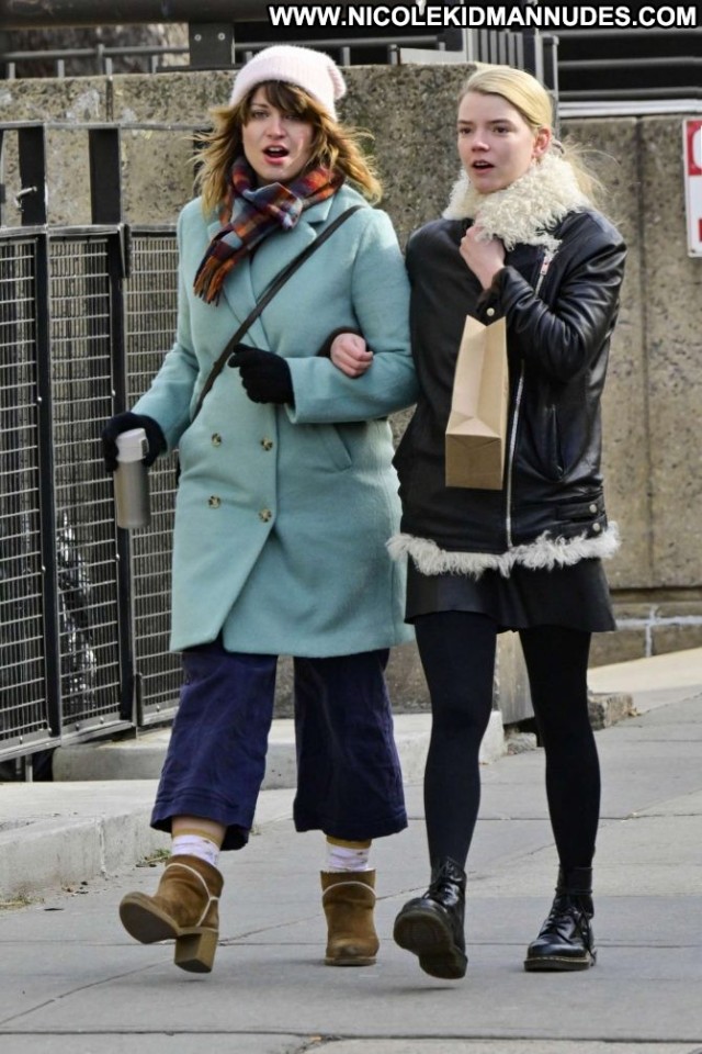 Anya Taylor Joy New York Posing Hot Paparazzi Beautiful Shopping