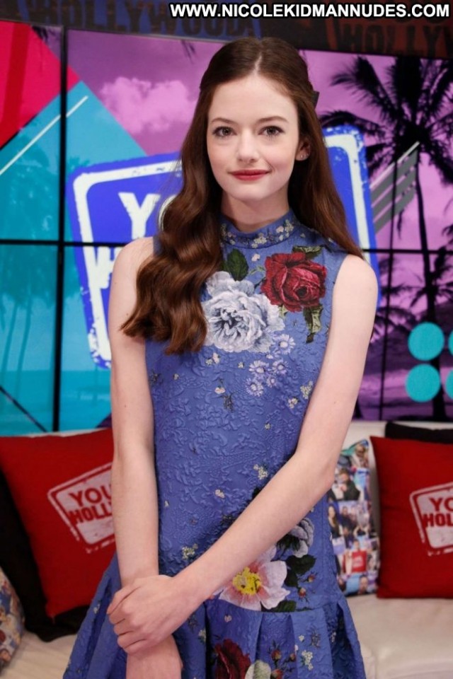 Mackenzie Foy No Source Celebrity Hollywood Babe Posing Hot Beautiful