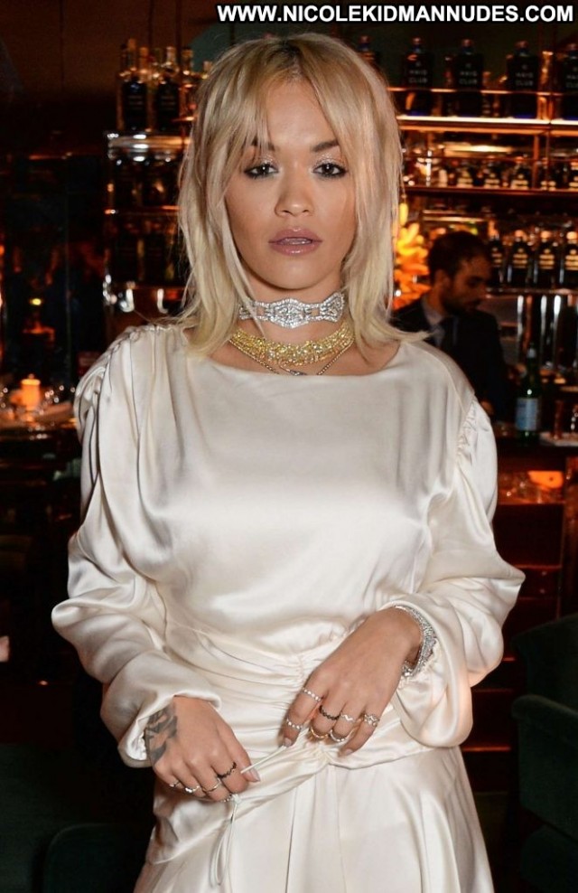 Rita Ora No Source Posing Hot London Babe Celebrity Paparazzi