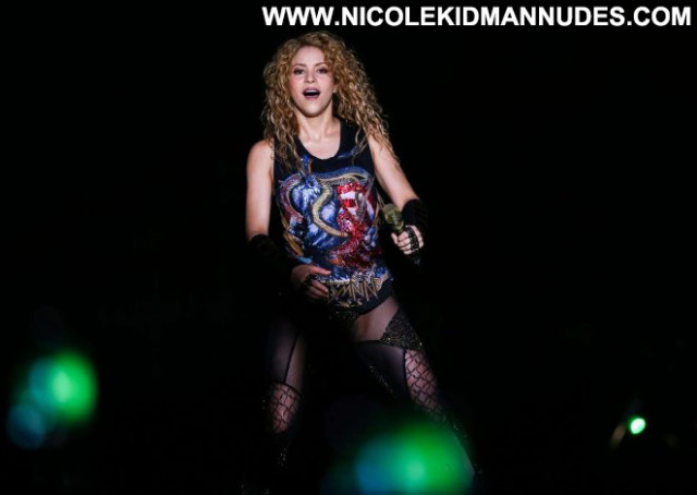 Shakira No Source  Beautiful Paparazzi Posing Hot Babe Celebrity Live