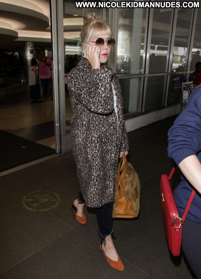 Carly Rae Jepsen Lax Airport Beautiful Lax Airport Posing Hot