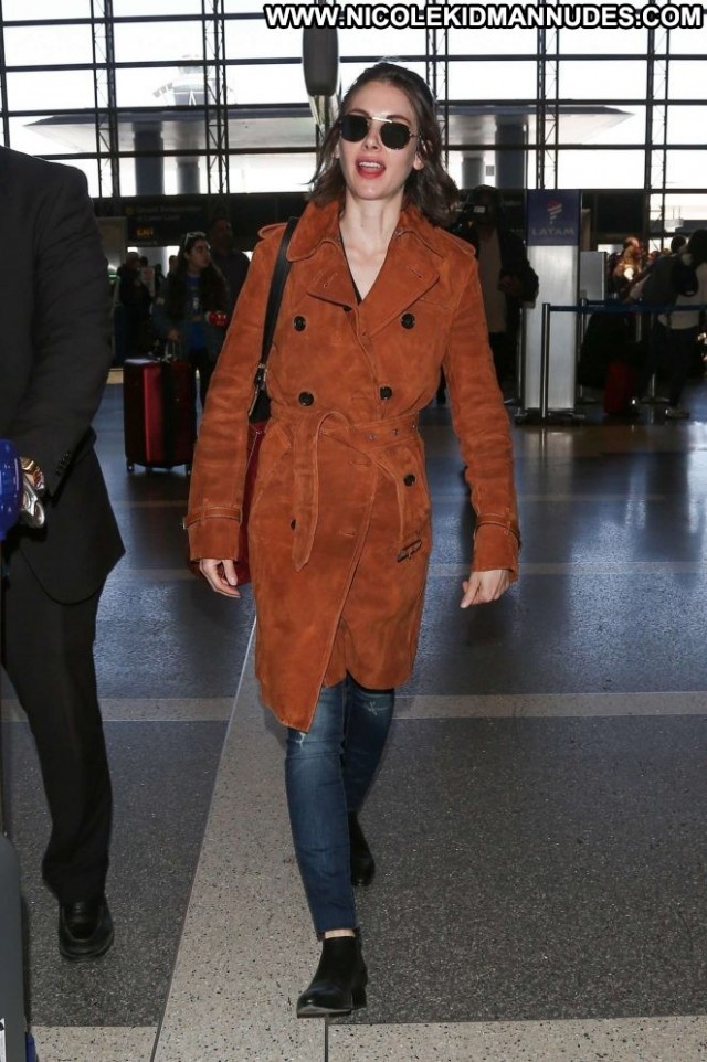 Alison Brie Lax Airport Lax Airport Posing Hot Beautiful Celebrity