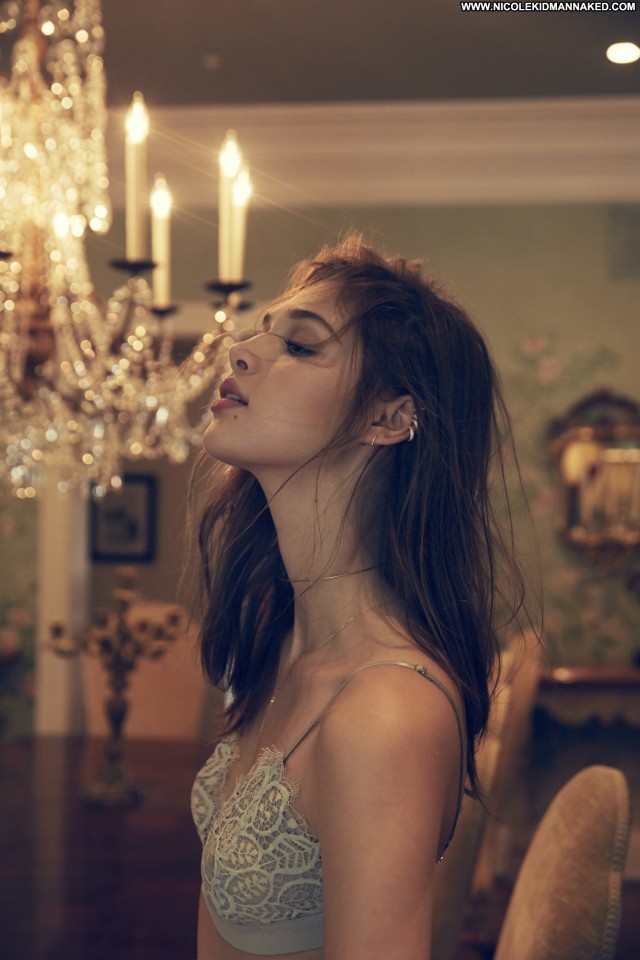 Anais Pouliot For Love     Lemons Fall Celebrity Posing Hot