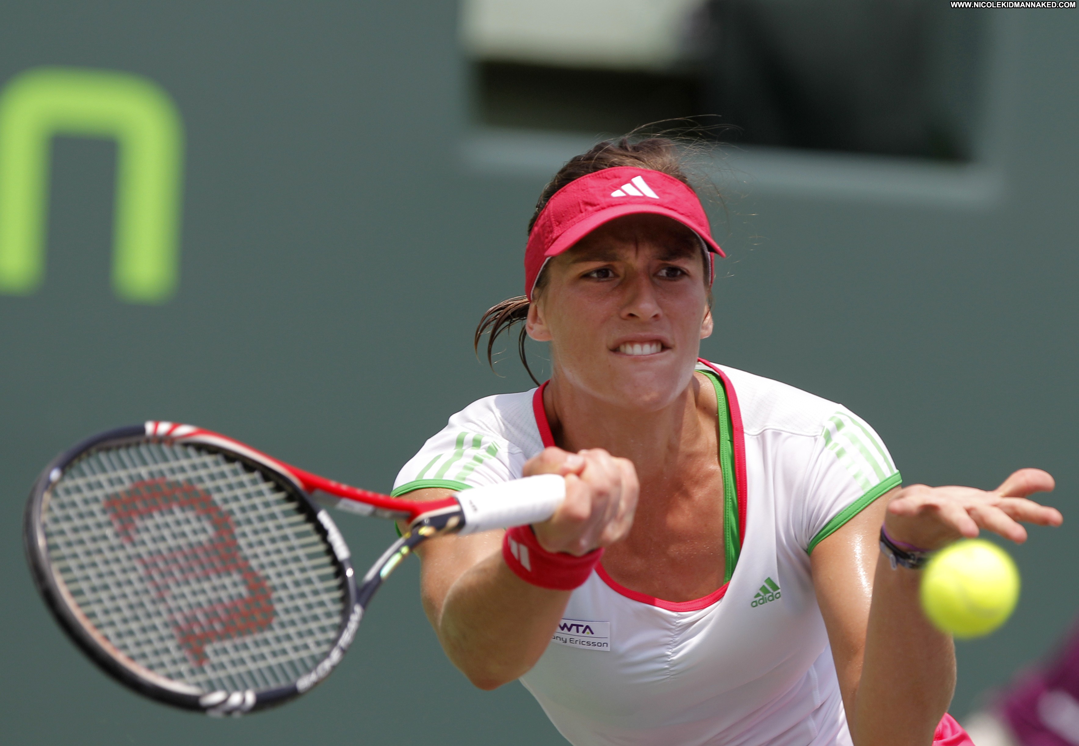Facebook Andrea Petkovic Posing Hot Babe Serbian Tennis German 