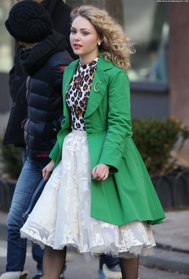 Annasophia Robb The Carrie Diaries Nyc Beautiful Babe Celebrity
