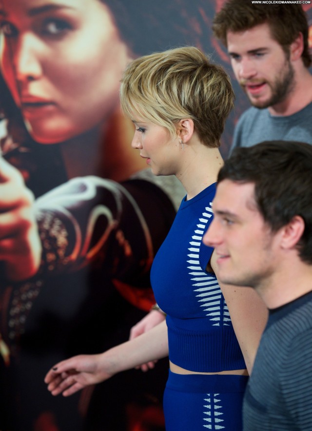 Jennifer Lawrence The Hunger Games  Beautiful Posing Hot High