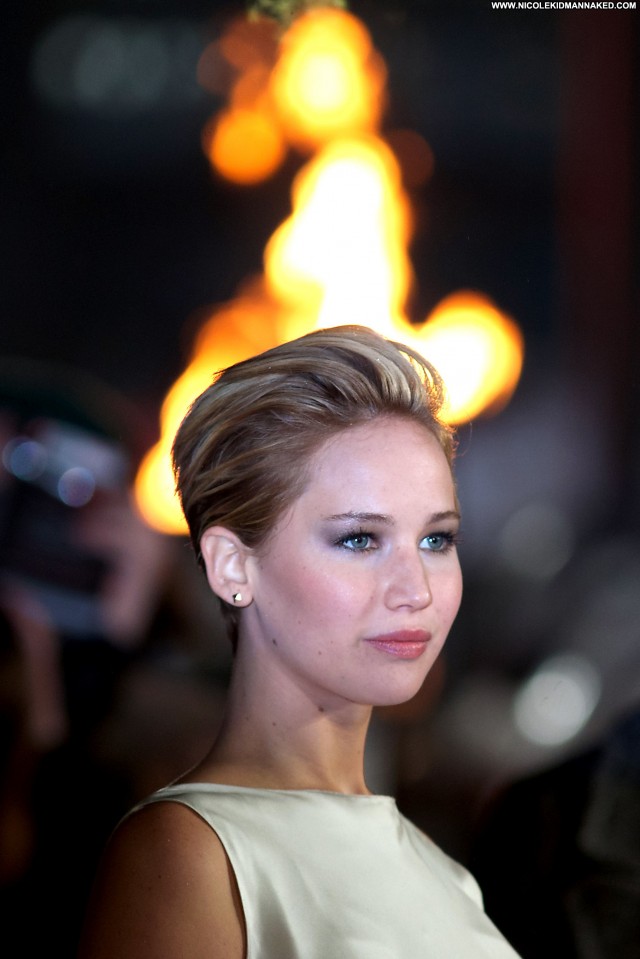 Jennifer Lawrence The Hunger Games Celebrity Posing Hot London Babe
