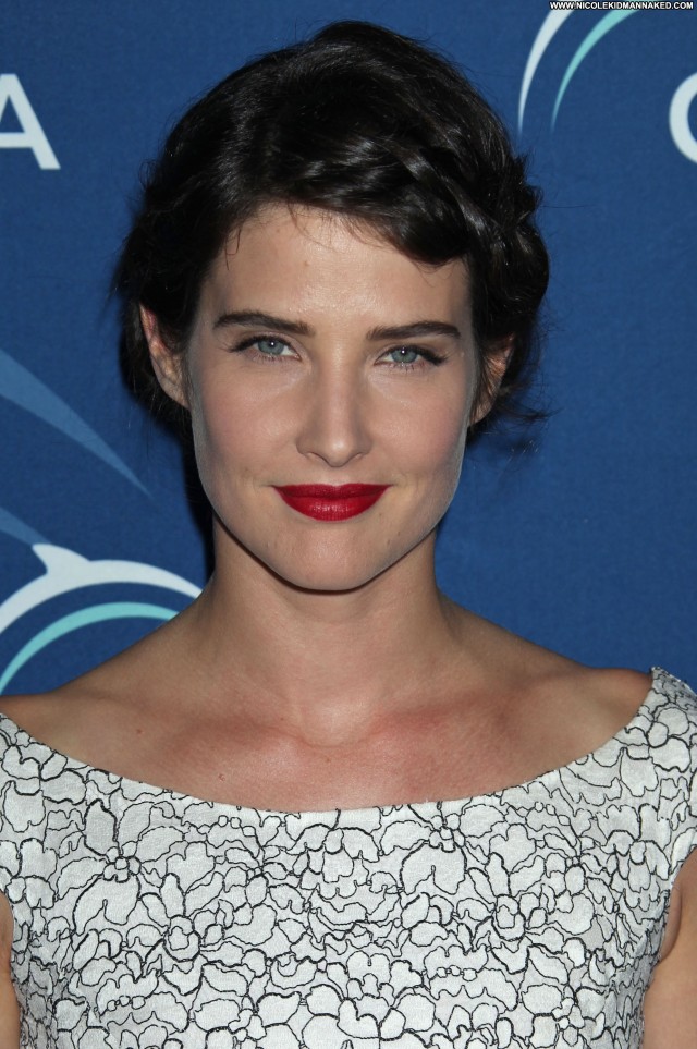 Cobie Smulders Beverly Hills Posing Hot Beautiful High Resolution