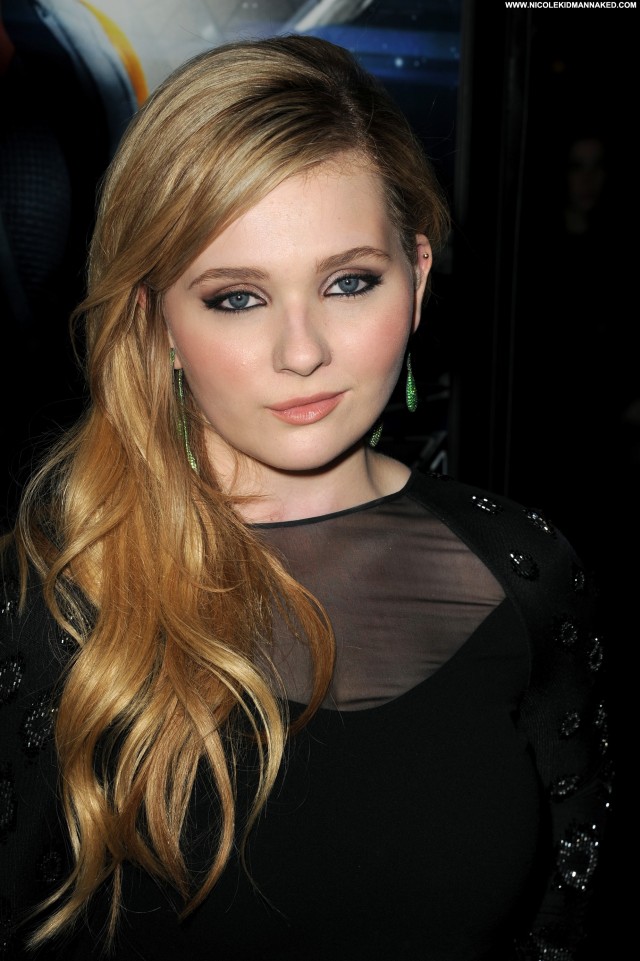 Abigail Breslin Los Angeles High Resolution Hollywood Celebrity Babe