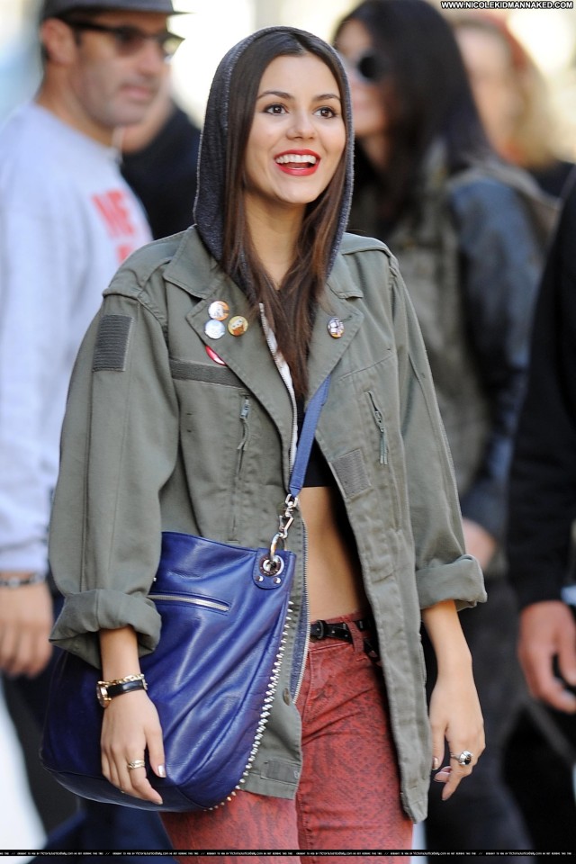 Victoria Justice No Source Posing Hot Celebrity Nyc Beautiful Babe