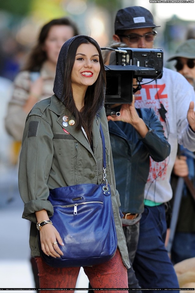 Victoria Justice No Source Posing Hot Nyc Celebrity Babe High