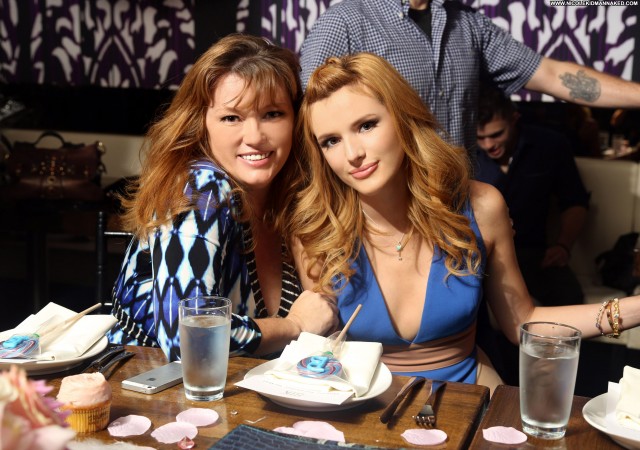 Bella Thorne Los Angeles Posing Hot Babe Beautiful Restaurant High