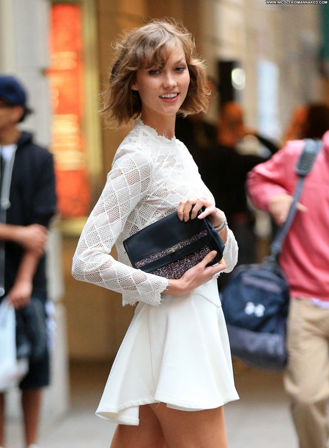 Karlie Kloss Photo Shoot  Posing Hot Celebrity Babe Candids Photo