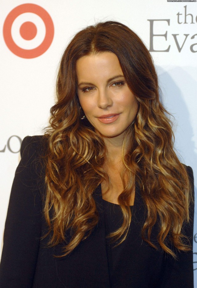 Kate Beckinsale Los Angeles Beautiful High Resolution Posing Hot